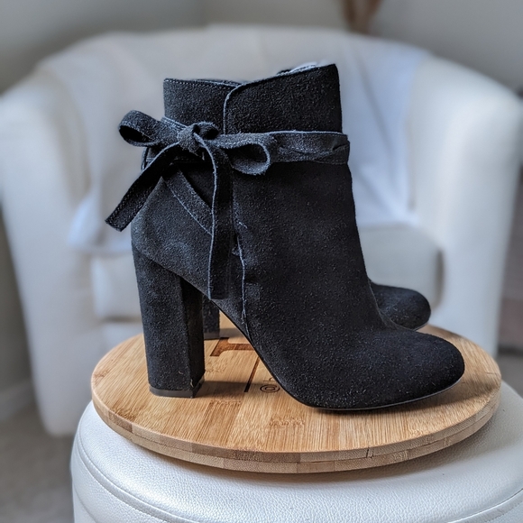 Steve Madden Loreen Heeled Boot - Picture 1 of 8